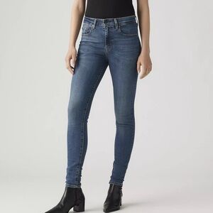 Levi’s 721 High Rise Skinny Jeans Dark Wash Blue Size 27 EUC Stretch